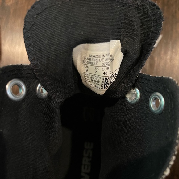 NEW Converse All Star high top sneakers. Size 9. - Picture 3 of 4